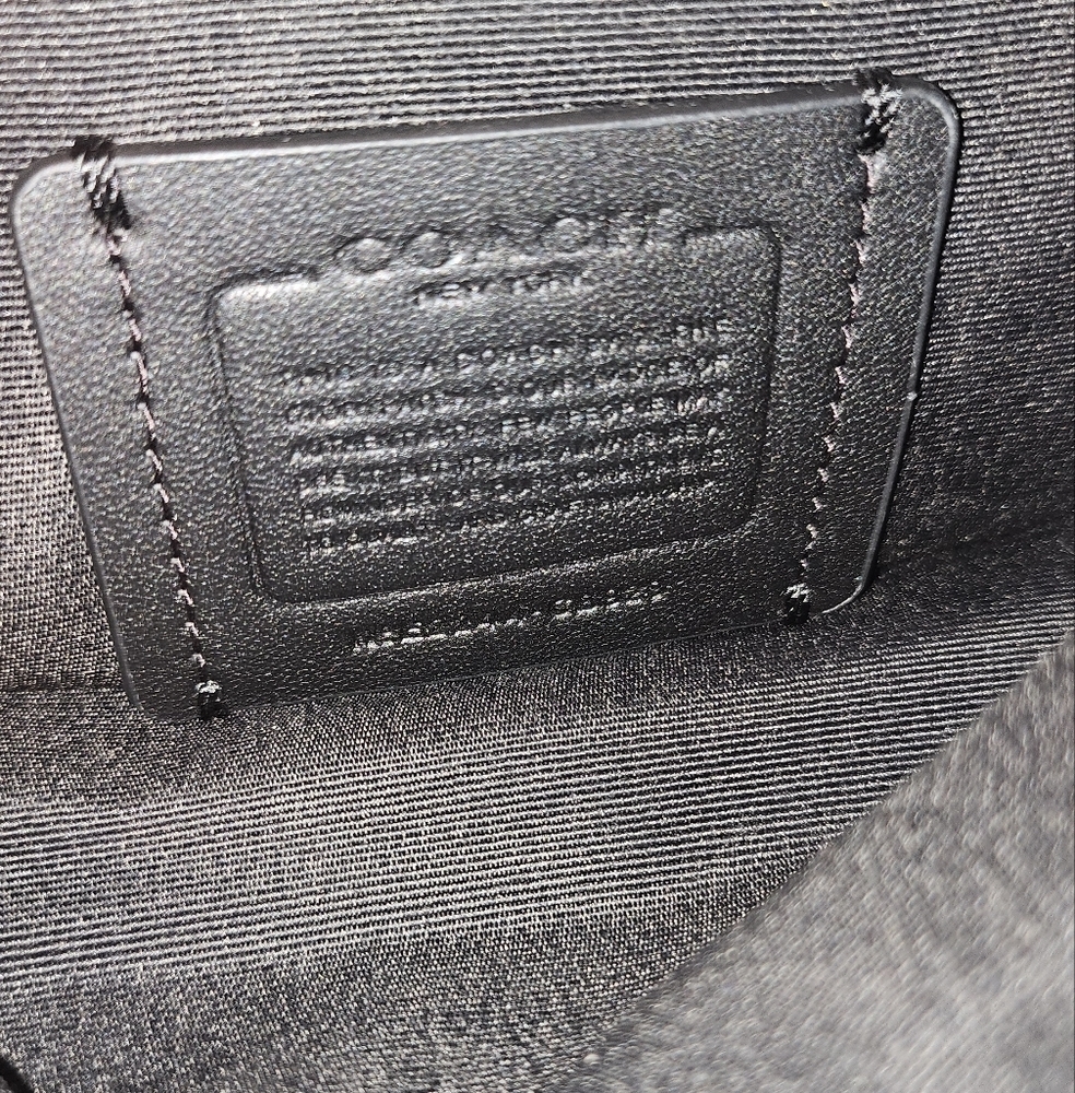 Coach Small Hudson Pack - Picture 4 of 8